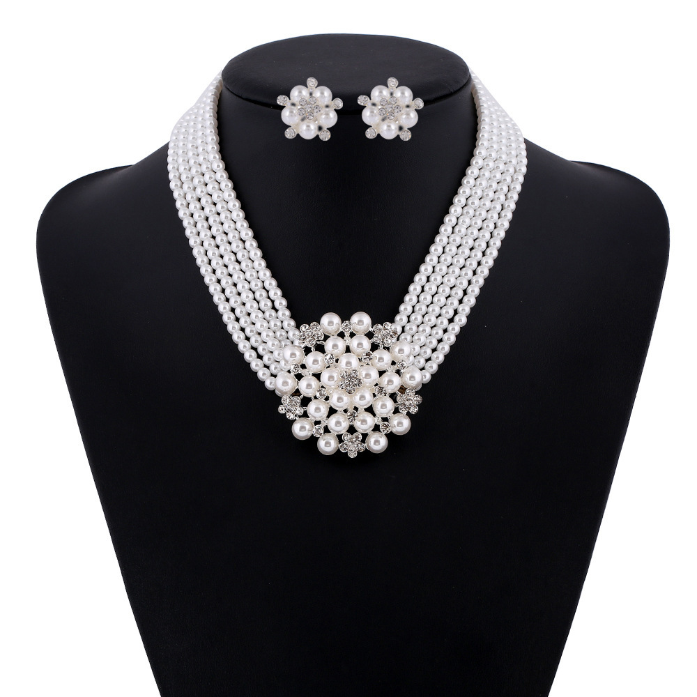 Audrey Hepburn Breakfast at Ti - Women'S Accessories In The 1950S ulasan dan harga